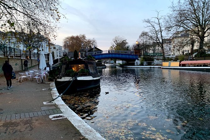 Private Custom Walking Tour: Half Day Sightseeing Tour of London - The key role of a Blue Badge guide, and why Gio stands out