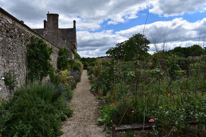 Private Day in the Cotswolds Tour - The Swan Inn Lunch Stop, Great Food but Not Included