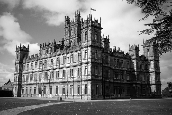 Private Downton Abbey Tour, including Bampton, Cogges Farm, and Highclere - Cogges Manor Farm, Yew Tree Farm in Real Life