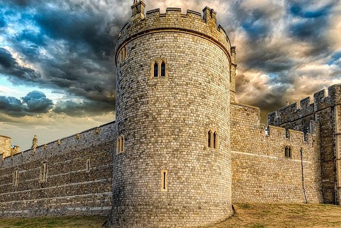Private Driver guided tour Stonehenge Windsor castle and Bath. - Windsor Castle: where royal timing can feel magical