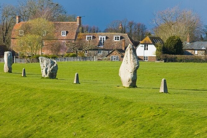 Private Driver Tours Avebury.Stonehenge.Salisbury. - Private transit and driver-led planning, the real value you feel