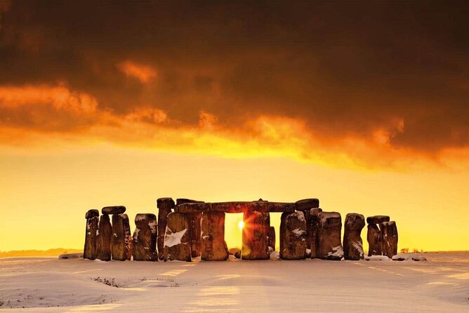 Private Driver Tours Avebury.Stonehenge.Salisbury. - Stop 2: Avebury Stone Circle, where walking the stones is the point