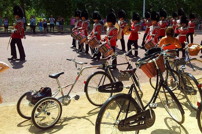 Private Family Bike Tour of London, fun for all ages! - Meeting at Tally Ho, get kitted up, and store your luggage