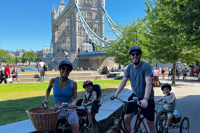 Private Family Bike Tour of London, fun for all ages! - Lambeth Palace area: getting comfortable on the route