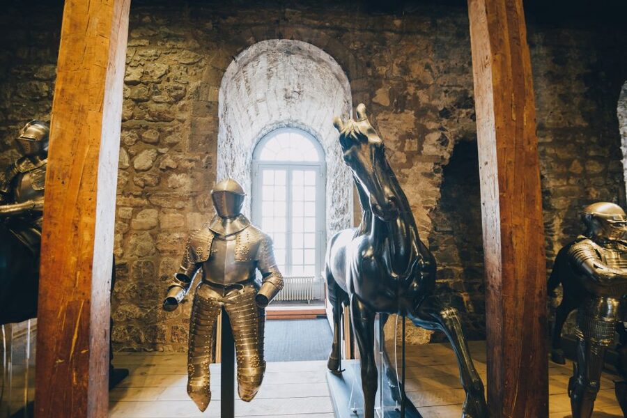 Private Full Day Tour – Fast Track Tower of London and Lunch - Clink Prison Museum and Golden Hind: history in human scale