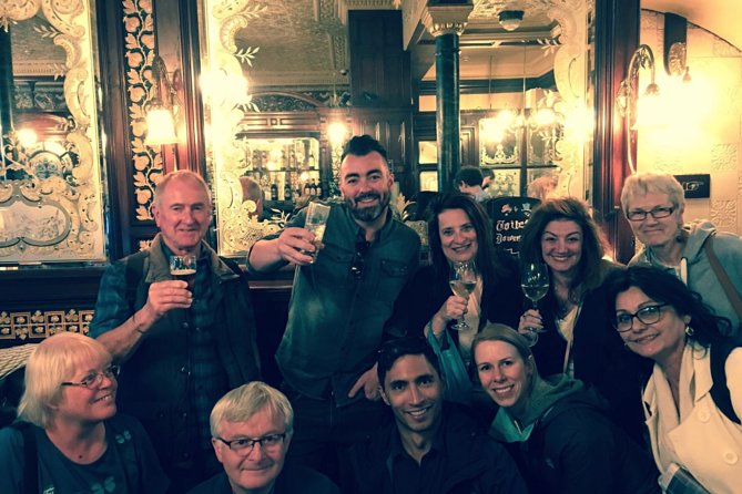 Private Group: Historical Pub Walking Tour of London - The story stretch: wedding cake legend, a wordsmith, and courtroom gossip