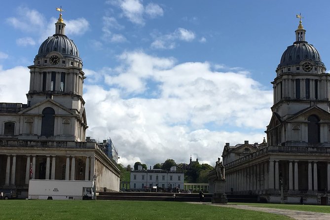 Private Guided and Chauffeured Tour of London - Westminster Abbey and Big Ben: When the Day Centers on Power