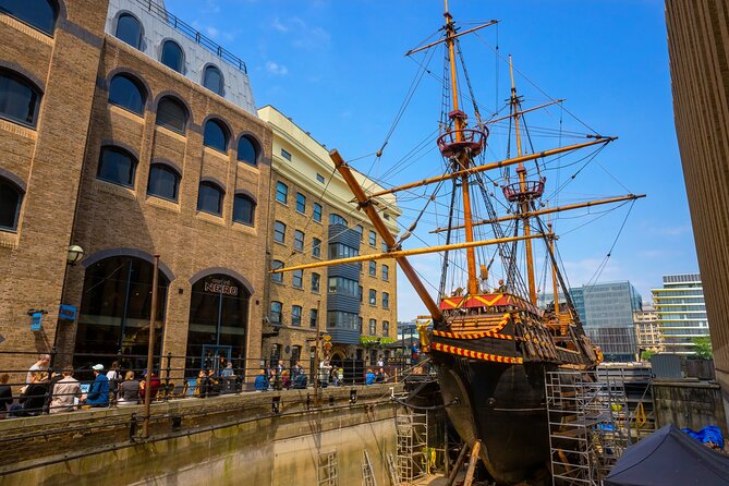 Private Guided Borough Food Tour - A nice bonus: quick outside stops like tea and cheese