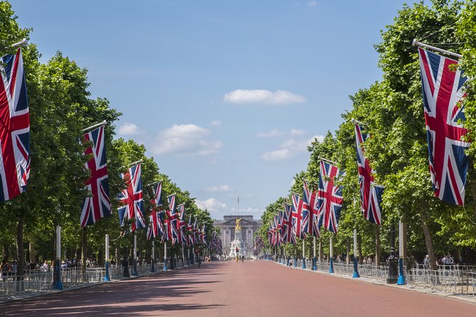 Private Guided London Highlights Walking Tour - Buckingham Palace for perfect photos, without the ticket pressure