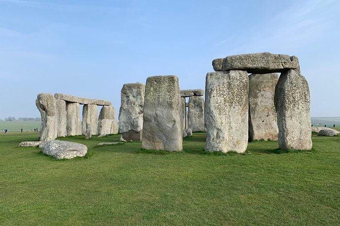 Private Guided Tour of Ancient and Magical Stonehenge - The London pickup and early start, what you should expect