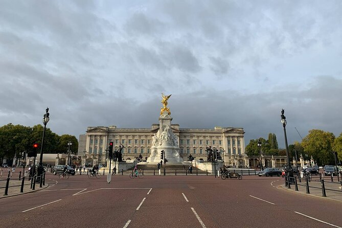 Private Guided Tour of London Landmarks - English or Italian - Stop by Stop: County Hall to the London Eye