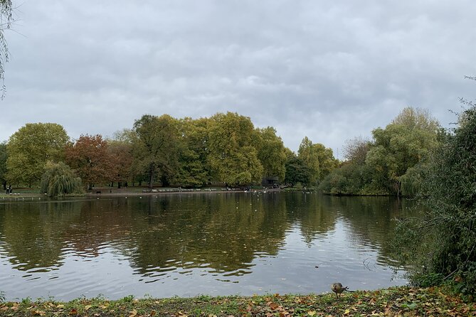 Private Guided Tour of London Landmarks - English or Italian - Your Guide and How to Get the Most From the Walk