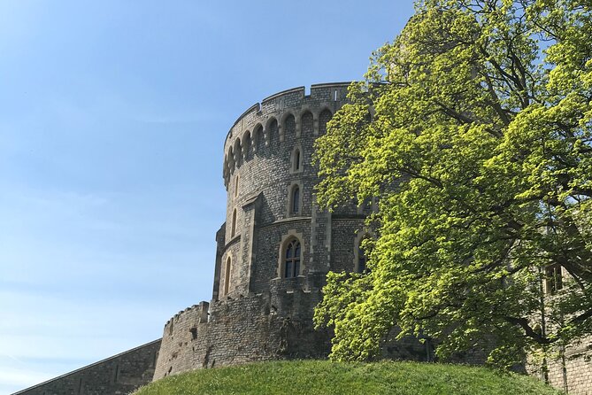 Private Guided Tour of Windsor Castle PLUS and History - Windsor Town Stroll: Small Streets, Long Walk Views, and Frogmore Direction
