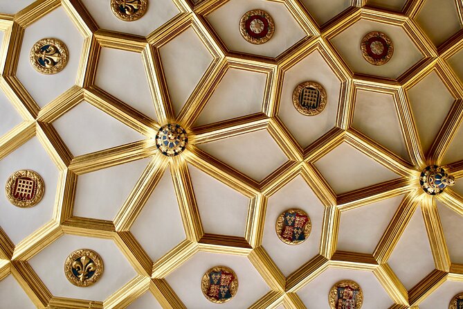 Private Half-Day Tour of Hampton Court - Mark’s history style: monarchy talk that stays practical