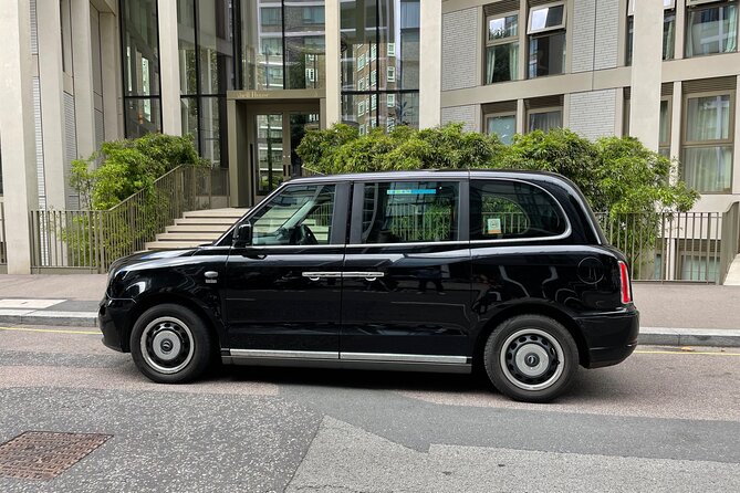 Private Half Day Tour on a London Cab - The Tower of London, Crown Jewels, and the darker side