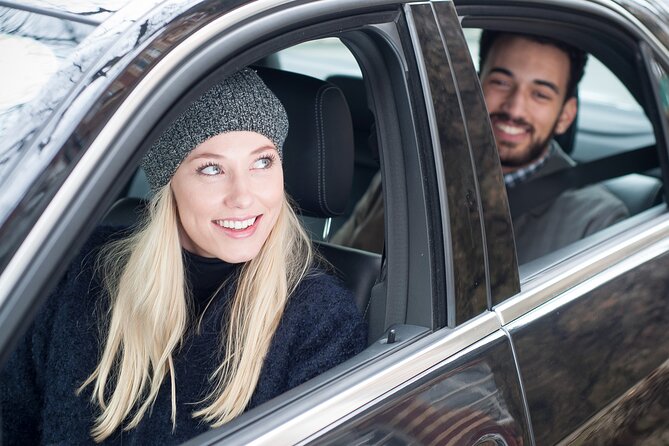 Private London Arrival Transfer - St. Pancras Eurostar Station to Accommodation - The pickup moment at Eurostar arrivals: finding your driver fast