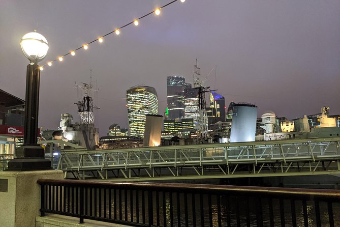 Private London Evening Tour by Car - Buckingham Palace and the London Eye in streetlight glow