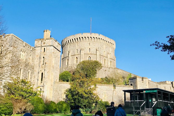Private London Taxi Royal Windsor and Runnymede Tour - Price and value when you split it across a small group