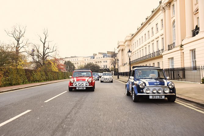 Private Panoramic Tour of London in a Classic Car - Cathedral and government center views, seen from a moving vantage point
