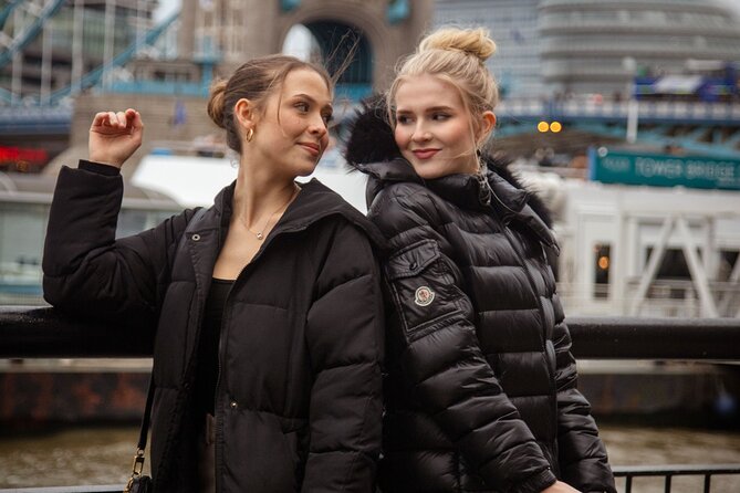 Private Professional Photoshoot Outside Tower Bridge in London - Photo Delivery: Edited High-Resolution in Your Inbox