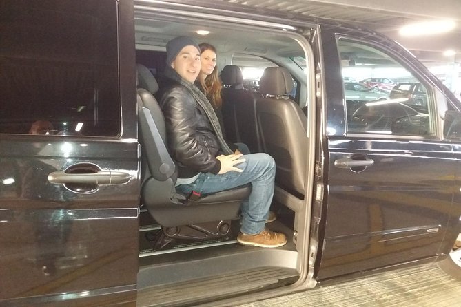 Private Round Trip Transfer between London Airports and Hotel - Door-to-door private transfer for your London arrival and departure