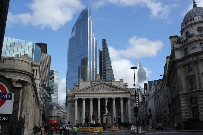 Private Sightseeing Walking Tour of The City Of London - Tower of London context from the outside, plus the stories you’d miss