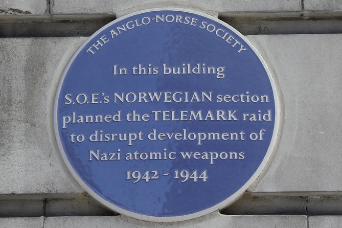 Private Spy Walking Tour of London - Starting at Somerset House: set your bearings before the plot thickens