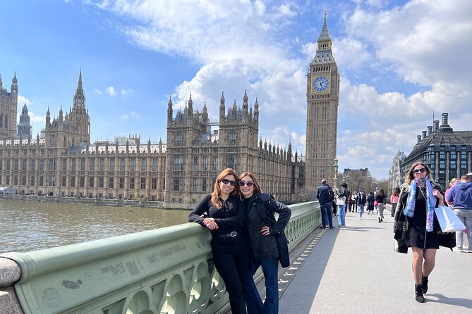 Private Tour: Best of London in a day! in Spanish. - Tower Bridge crossing: your one-hour best postcard stretch