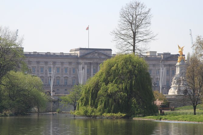 Private Tour, Entry to Westminster Abbey and London Highlights - St James’s Park: A Calm Reset Between Royal Landmarks