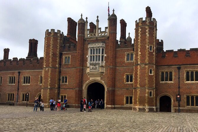 Private Tour: Hampton Court Palace Day Trip from London - A Half-Day Royal Fix, With London Orientation Included