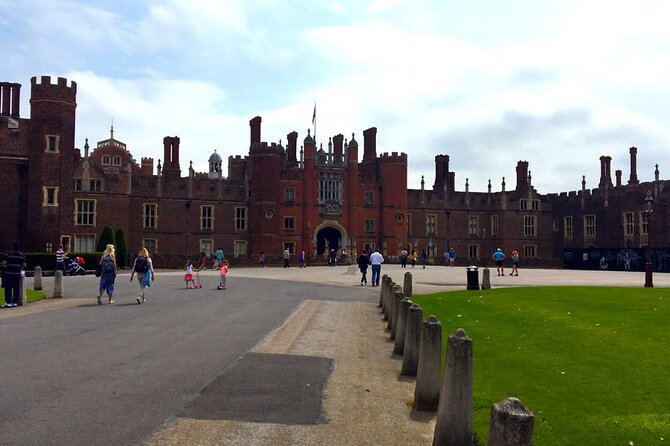 Private Tour: Hampton Court Palace Day Trip from London - Price and Logistics: What You’re Paying For