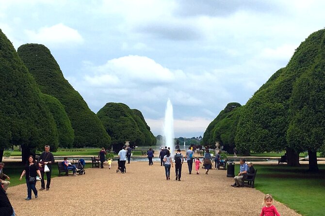 Private Tour: Hampton Court Palace Day Trip from London - Getting There: Pickup, Private Car Comfort, and Transit on Foot