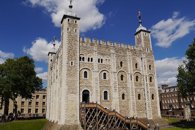 Private Tour of The Tower of London - Bloody Tower themes and the places where punishment happened