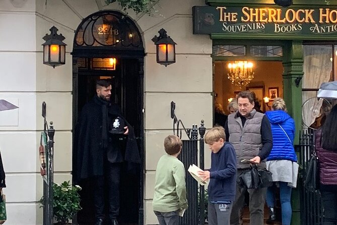 Private Tour: The London of Shakespeare, the Beatles, James Bond and Sherlock Holmes by Traditional Black Cab - Shakespeare’s Globe Theatre stop: the Bard angle, statues, and nearby streets