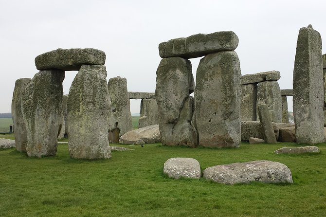 Private Tour to Stonehenge and Highclere Castle (Downton Abbey) - Stonehenge in comfort: shuttle help, audio time, and real meaning