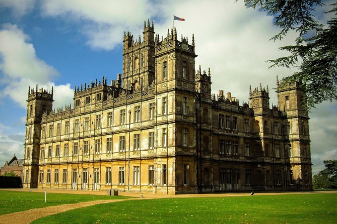 Private Tour to Stonehenge and Highclere Castle (Downton Abbey) - Guides, conversation, and that comfortable transport factor