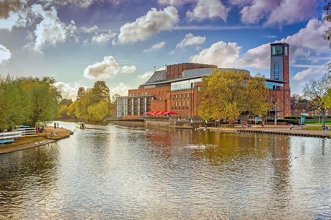 Private Tour to Stratford-Upon-Avon and The Cotswolds - Shakespeare’s Birthplace: First Folios, Actors, and a Very Real Feeling of Theater