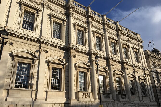 Private Tour: Westminster Abbey and Churchill War Rooms Tour - 10 Downing Street: what you can see and what you cannot