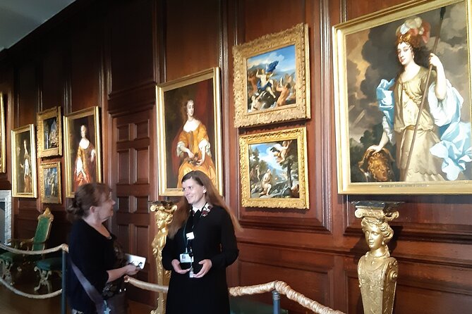 Private tour with an accredited expert guide Hampton Court Palace - Hampton Court Palace with a White Badge guide, why it hits differently