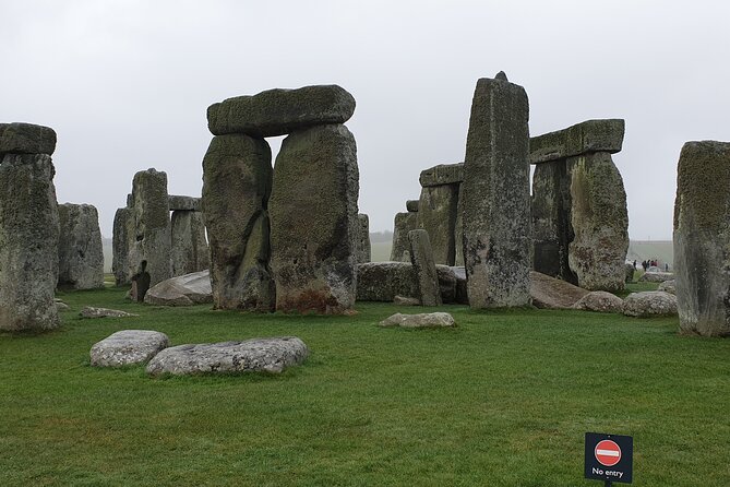 Private Tours to Stonehenge & Oxford - Woodhenge timber circle: a short stop with a free entry win