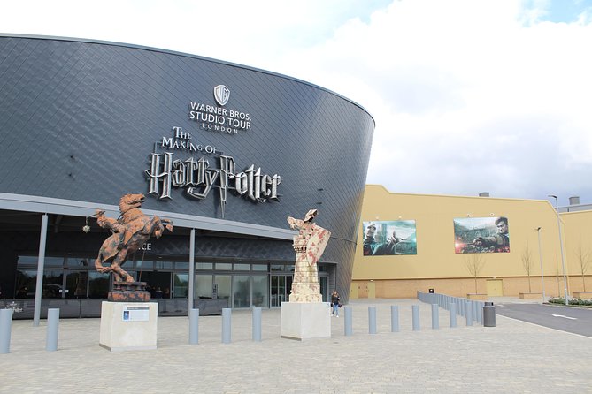 Private Transfer: Central London to Harry Potter Warner Bros Studio in Leavesden - Pickup in central London, and how you stay on the right minute