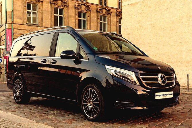 Private Transfer from Heathrow to Gatwick Airport - Timing your pickup, using the Heathrow customs and luggage guidance