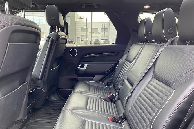 Private transfer from London Heathrow Airport to Southampton - The Land Rover Discovery Setup, Seats, and Luggage Reality