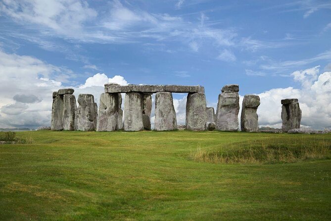 Private transfer to Southampton with a stop at Stonehenge - Key points worth knowing