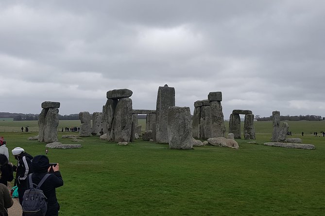 Private transfer to Southampton with a stop at Stonehenge - A road trip with local context, not just highway miles
