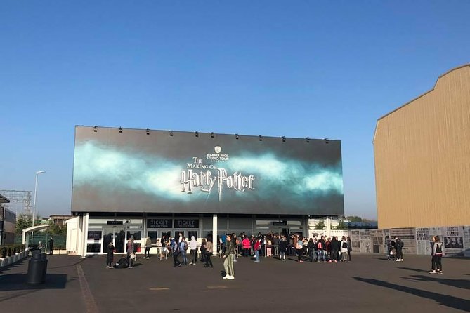 Private Transfers between London & Harry Potter Warner Studio - What the Ride Is Like on the Way to the Studios