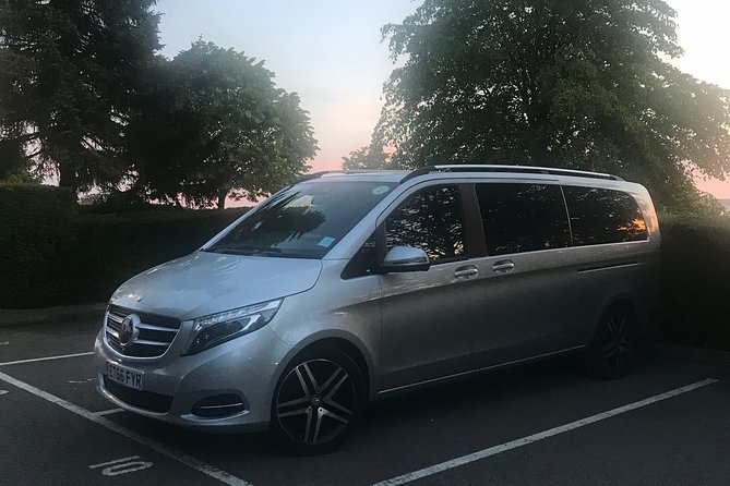 Private Transfers London Heathrow to Southampton Cruise Terminal via Stonehenge - Heathrow to Southampton, with a real sightseeing break at Stonehenge