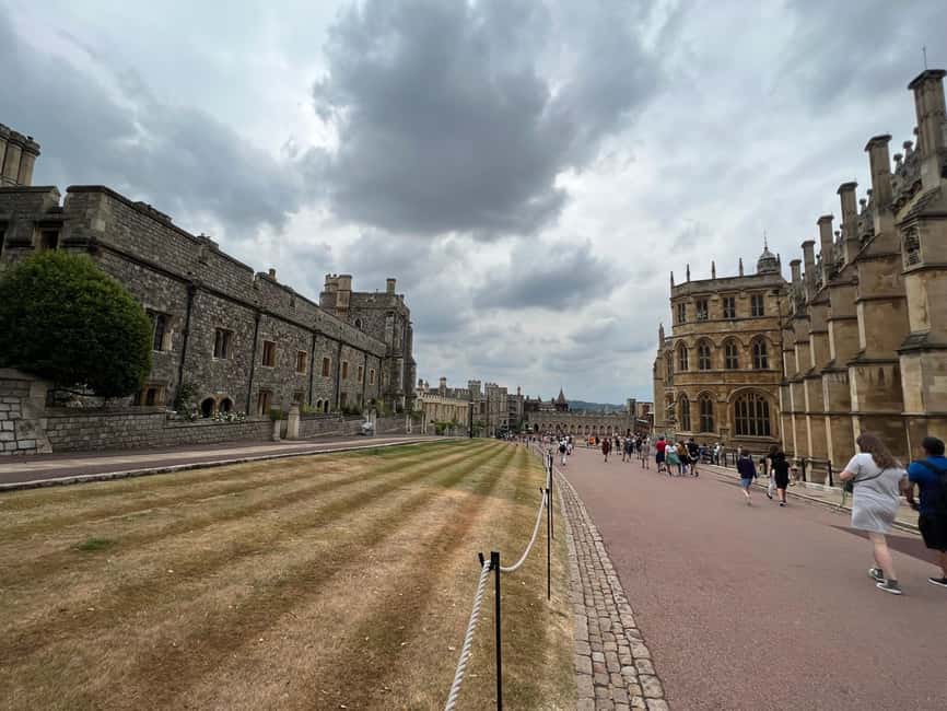Private trip to Windsor Castle and Stonehenge - St. George’s Chapel: medieval beauty and royal burials you can’t ignore