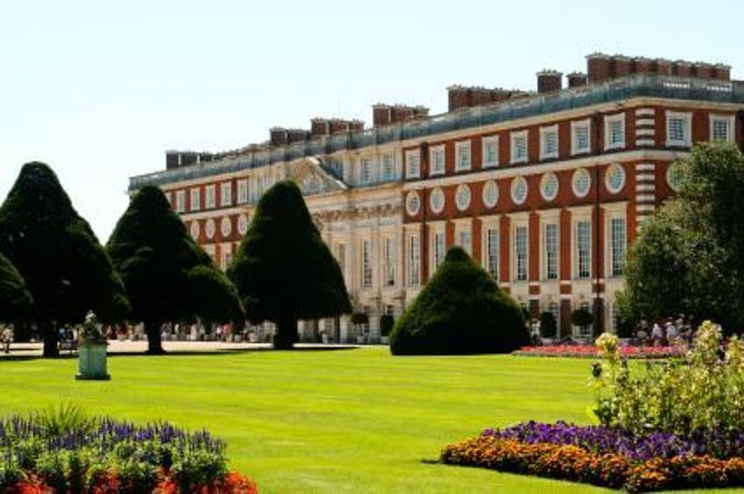 Private Vehicle To Hampton Court Palace From London With Admission Tickets - Key highlights worth knowing before you go