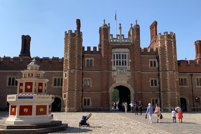 Private Vehicle To Hampton Court Palace From London With Admission Tickets - Private ride from central London, with real scheduling freedom